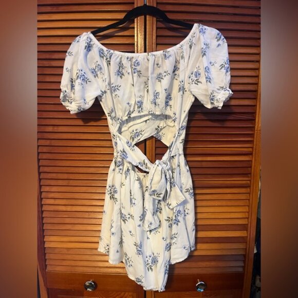 Hollister Blue Floral Backless Romper - Picture 2 of 7